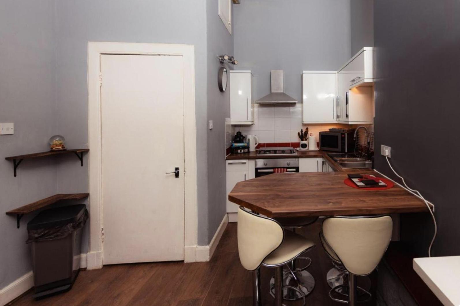 Warm Apartment By Holyrood Palace! Edimburgo Esterno foto