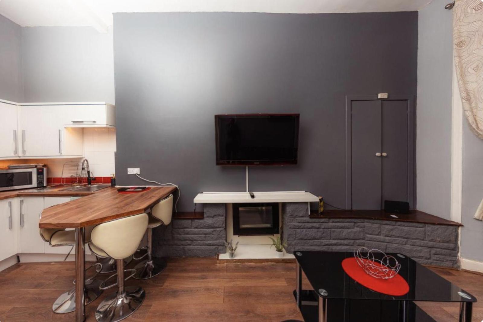 Warm Apartment By Holyrood Palace! Edimburgo Esterno foto