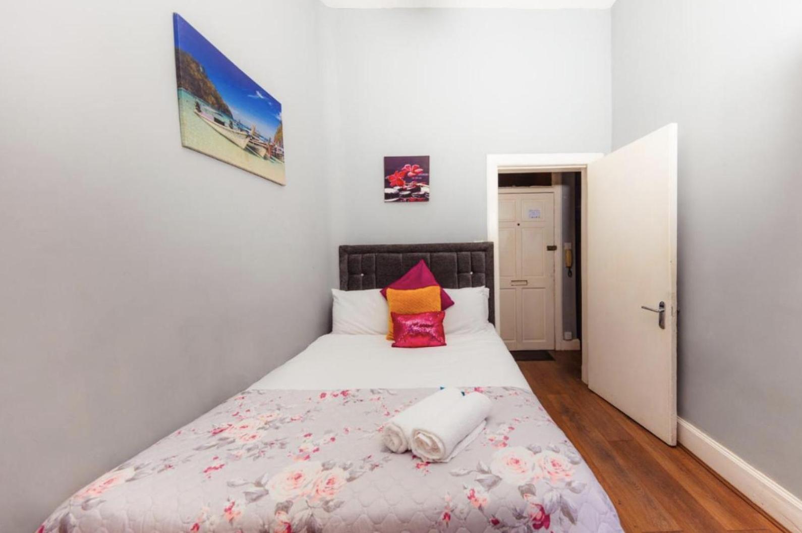 Warm Apartment By Holyrood Palace! Edimburgo Esterno foto