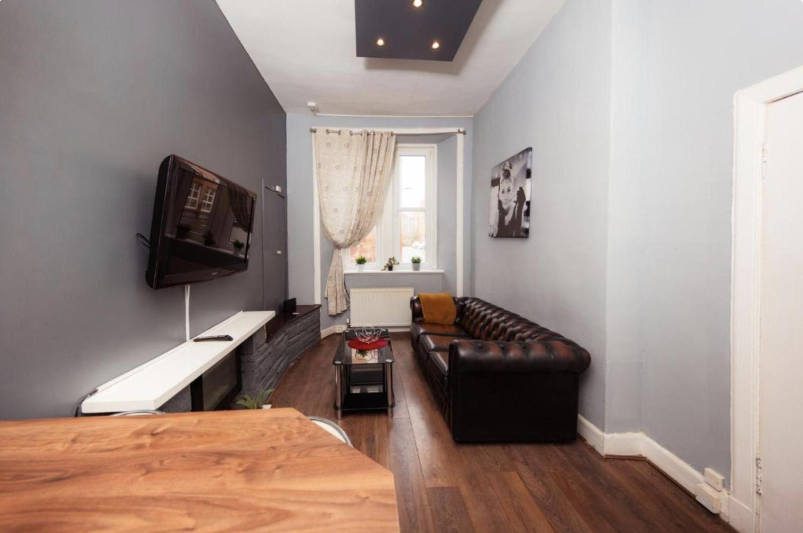 Warm Apartment By Holyrood Palace! Edimburgo Esterno foto