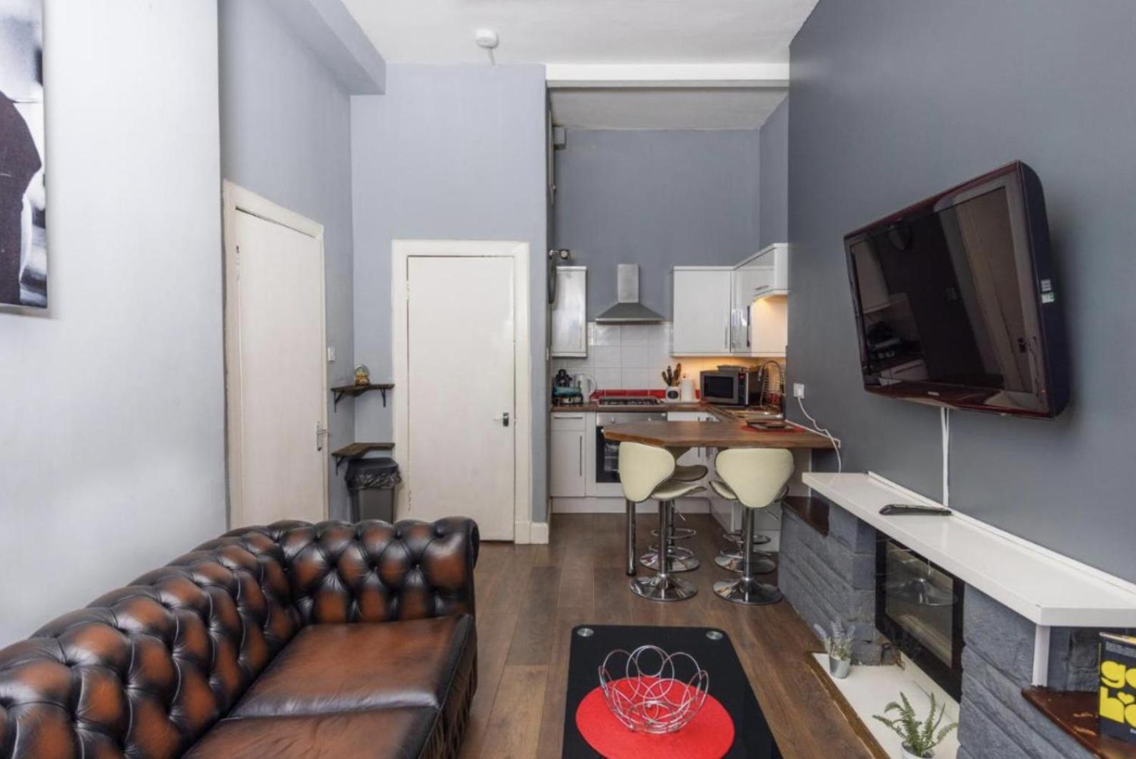 Warm Apartment By Holyrood Palace! Edimburgo Esterno foto